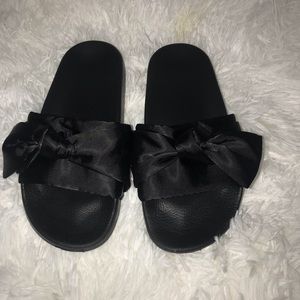 Black kids slipper/sandal